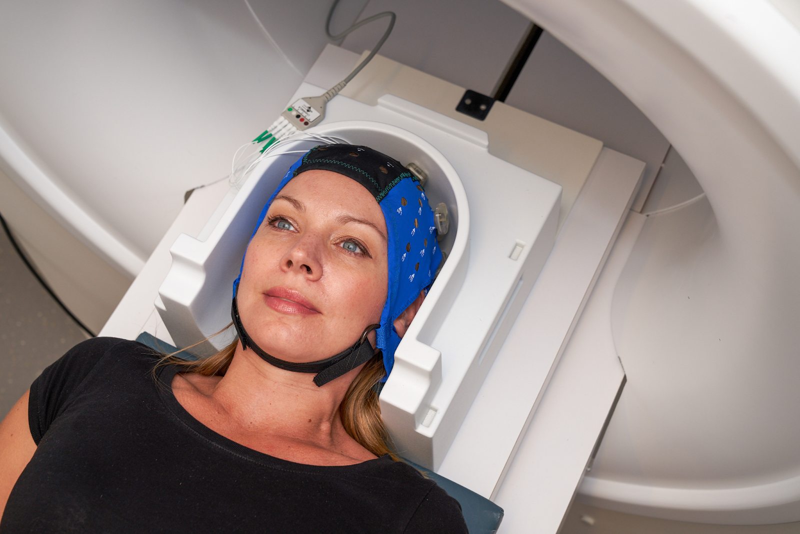 MRI/fMRI setups for tDCS, HD-tDCS and EEG systems